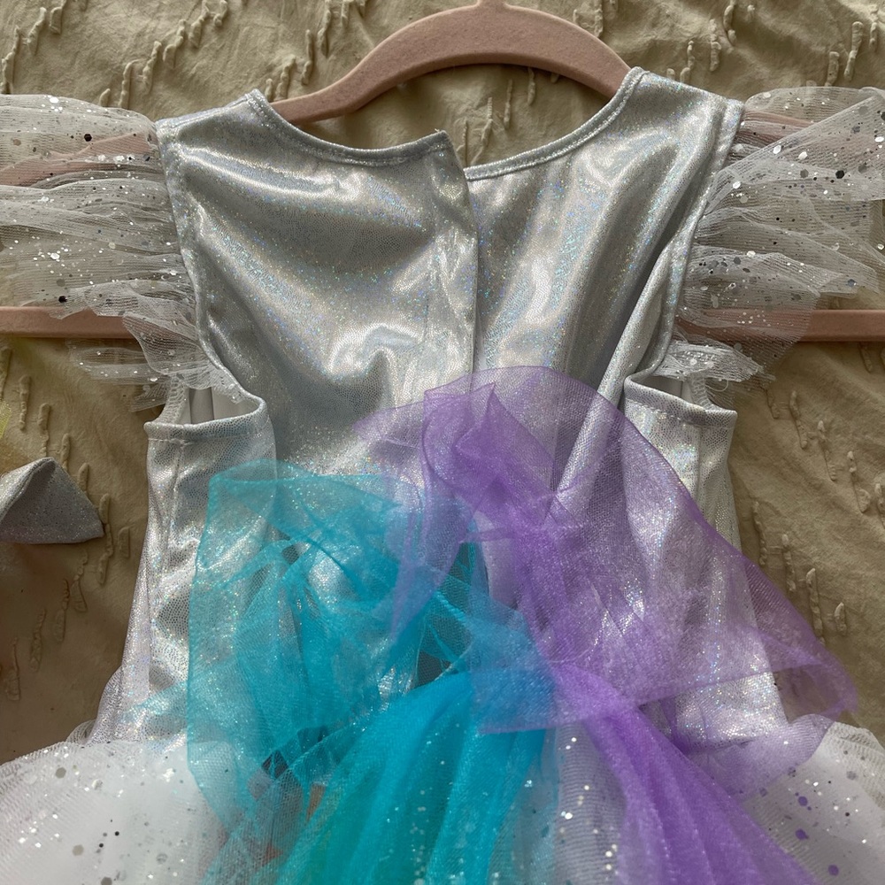 Girls unicorn costume from Cracker Barrel 6/8 only wore once